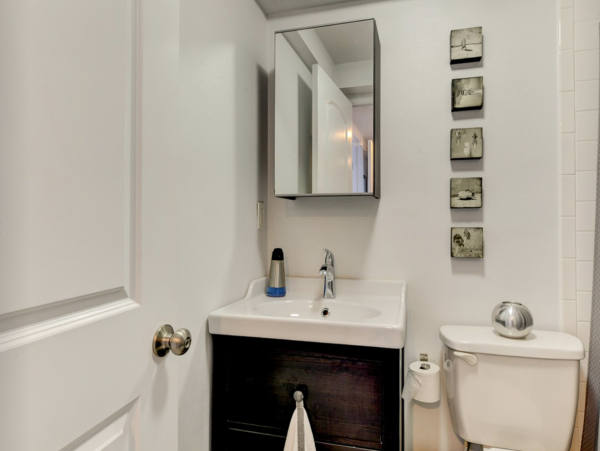 Longboat Key Walk to Beach Two Bedroom Vacation Condo